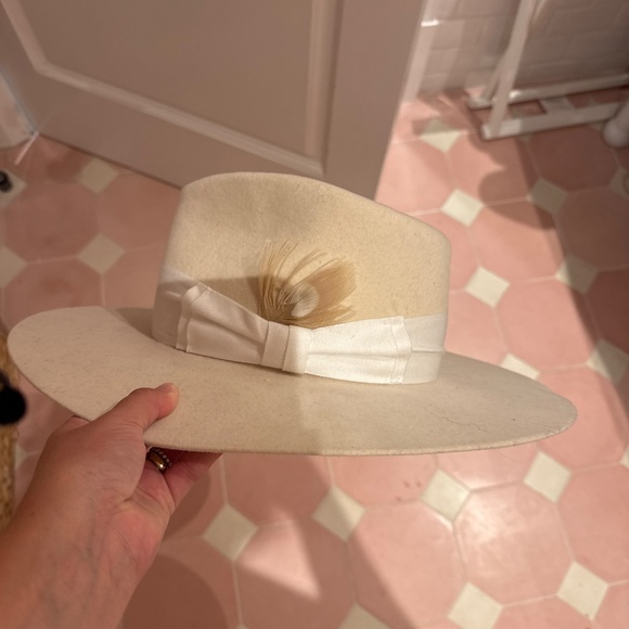 Grand Central Custom Hat (Cream/White) - Picture 3 of 3